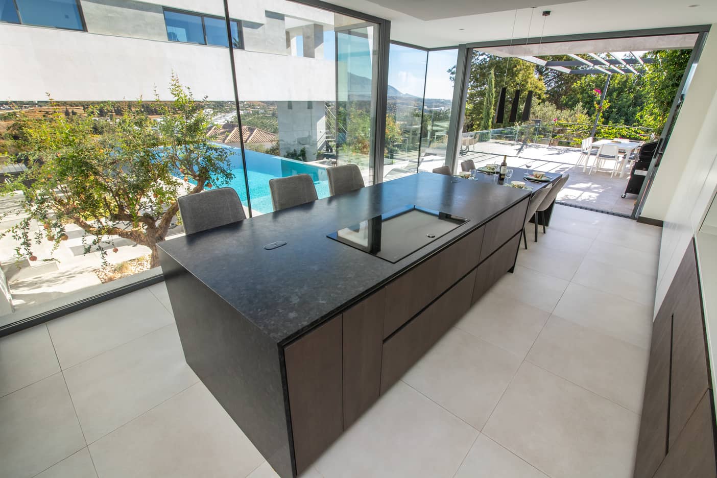11 Kitchen.jpg