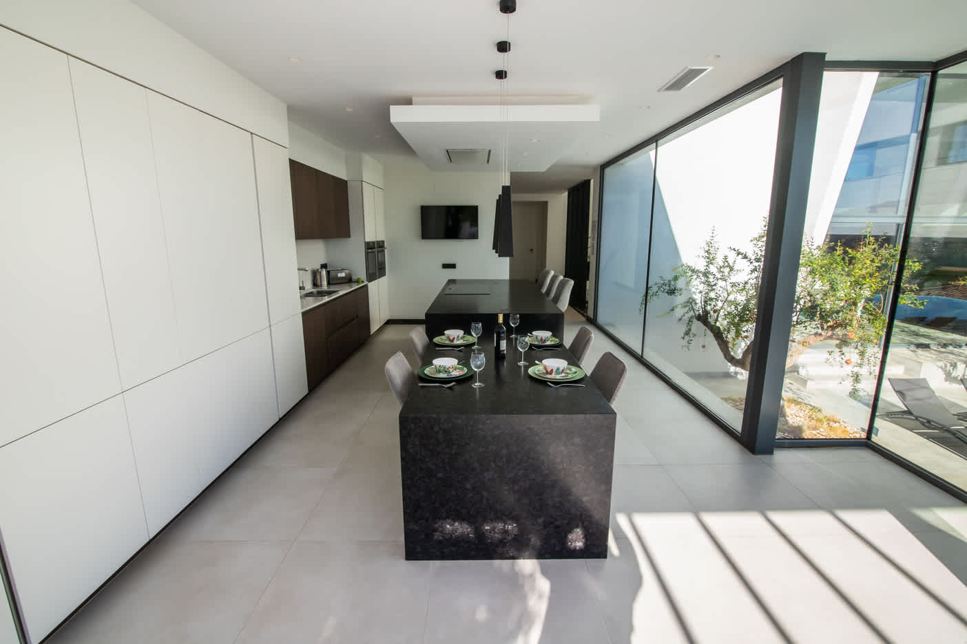 12 Kitchen.jpg